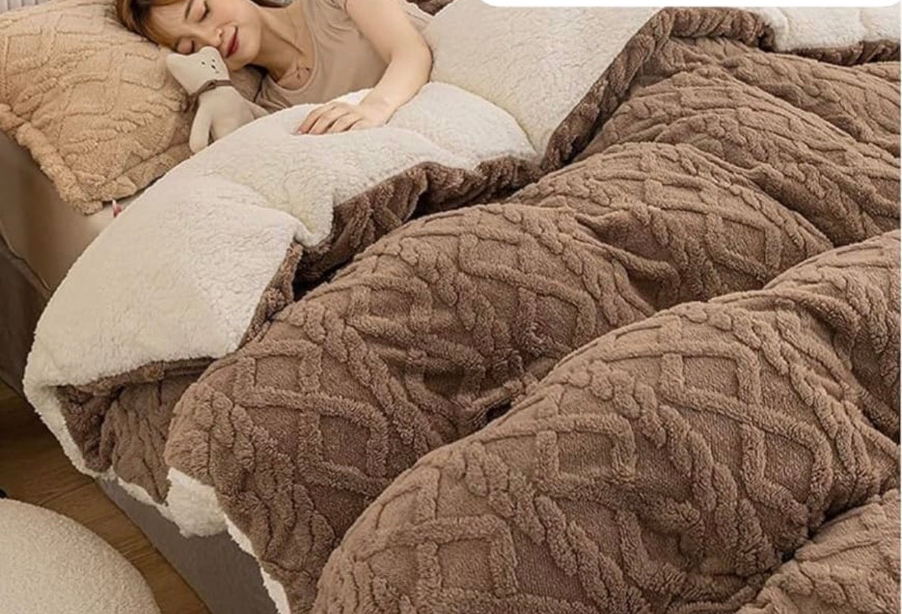MHome Ultra Plush
5 pcs Comforter Queen Size-Various Colours