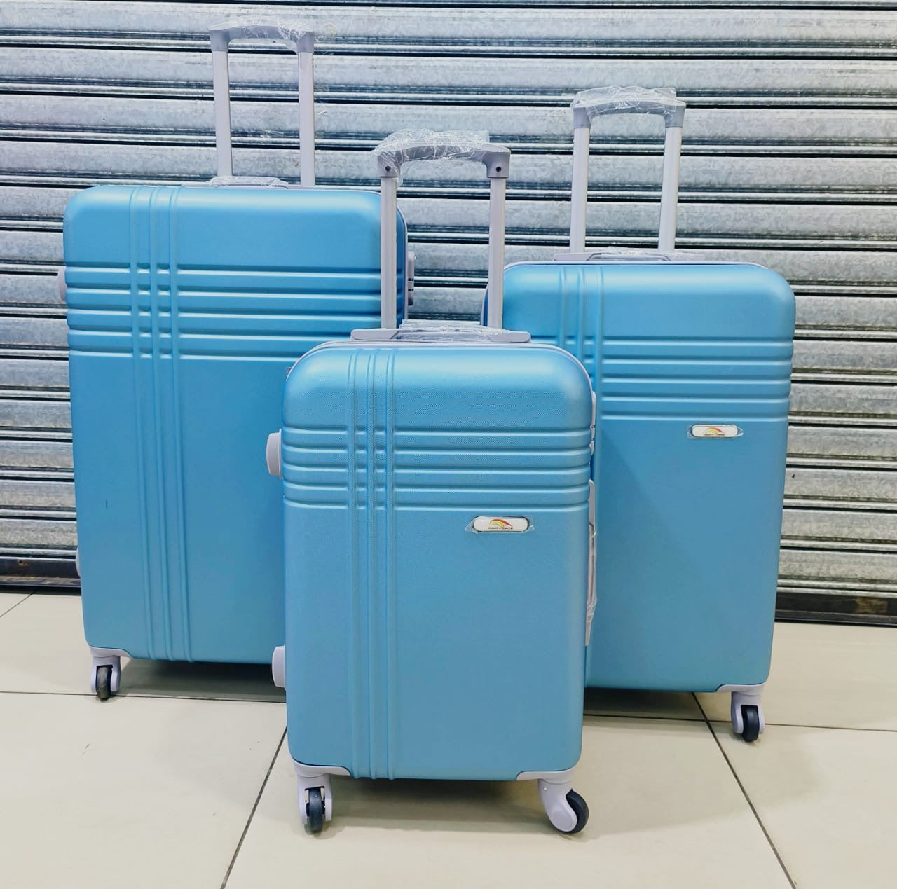Large 31` Inch Size 3 Piece Hard Outer Shell Luggage Set