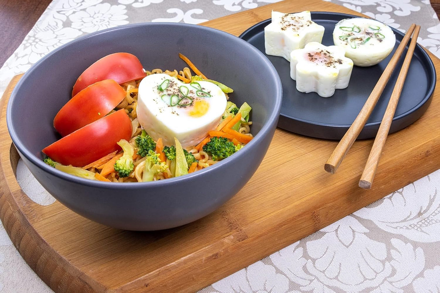 Egg Poacher Cups – 4 Pcs Reusable Egg Molds with Lid & Oil Brush