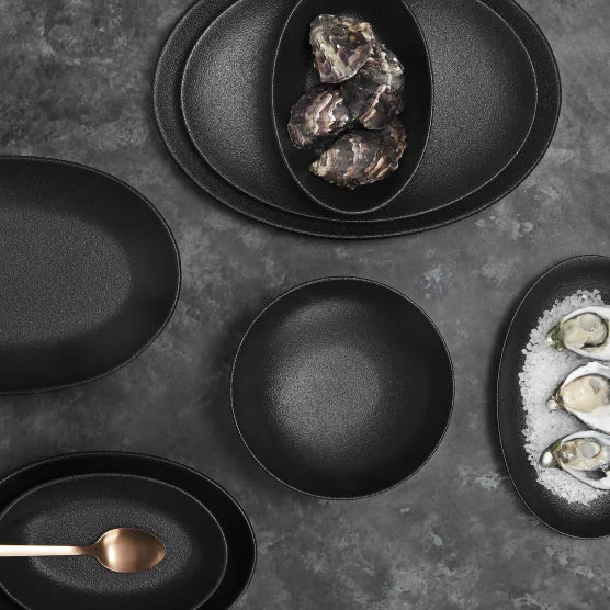 Caviar Black Oval Dinner Plate