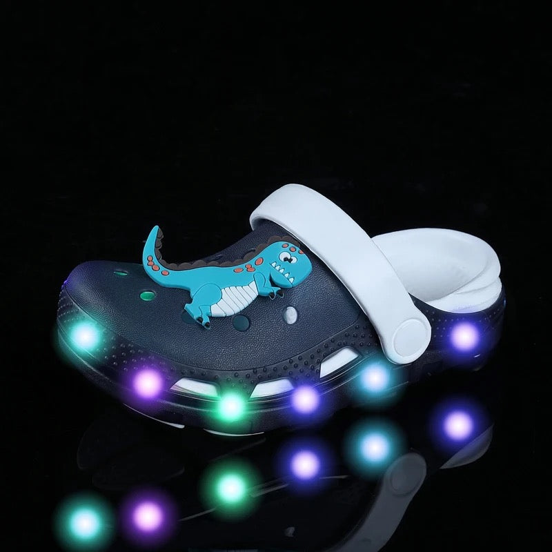 New Style Boys Girls Sport Beach Sandals Summer Kids Shoes With Light LED Hole Sandals Children Brand Fashion Sneakers 16 colors