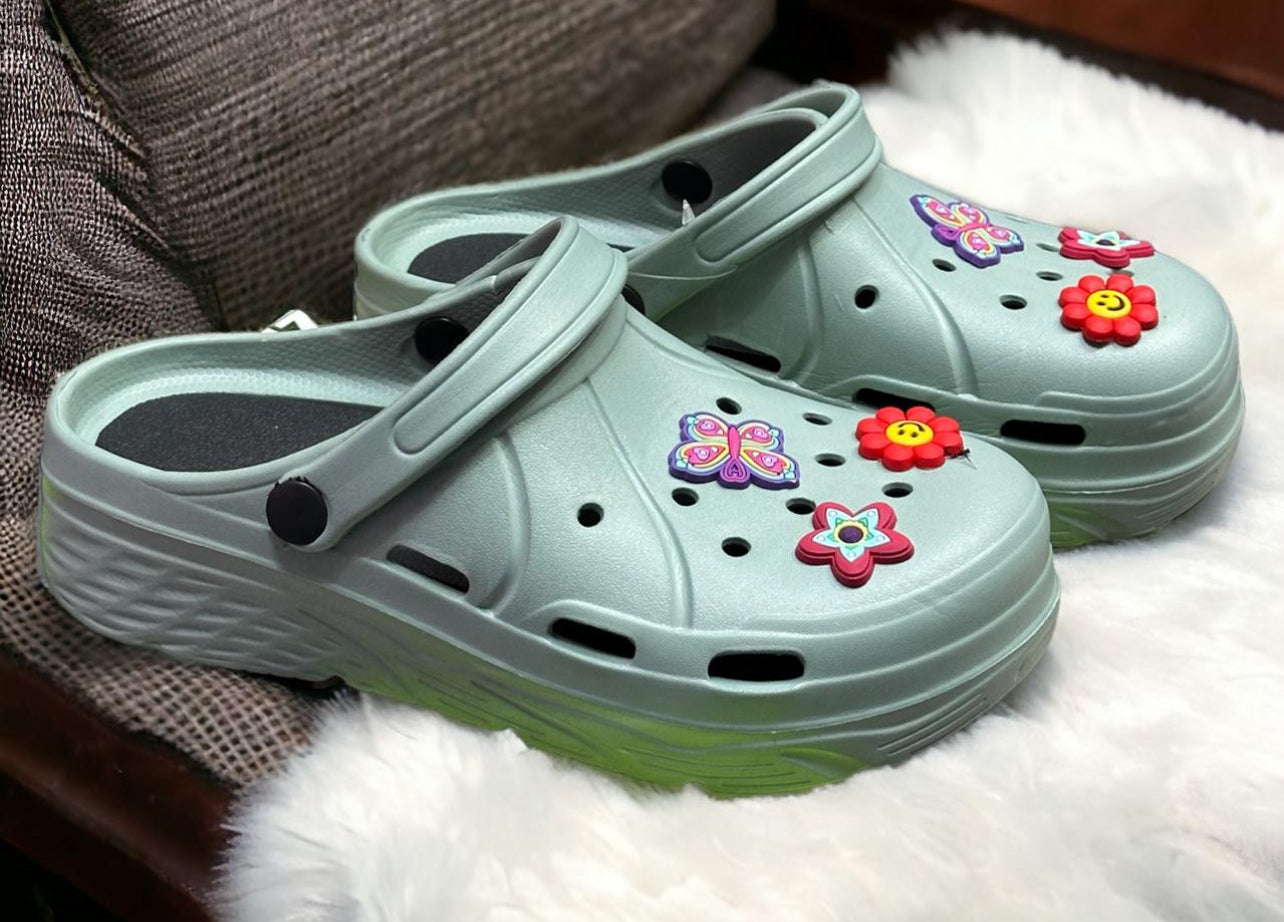 LADIES CLASSIC FASHION CLOGS SLIDE WITH STICKER ACCESSORIES – Various Colours Available