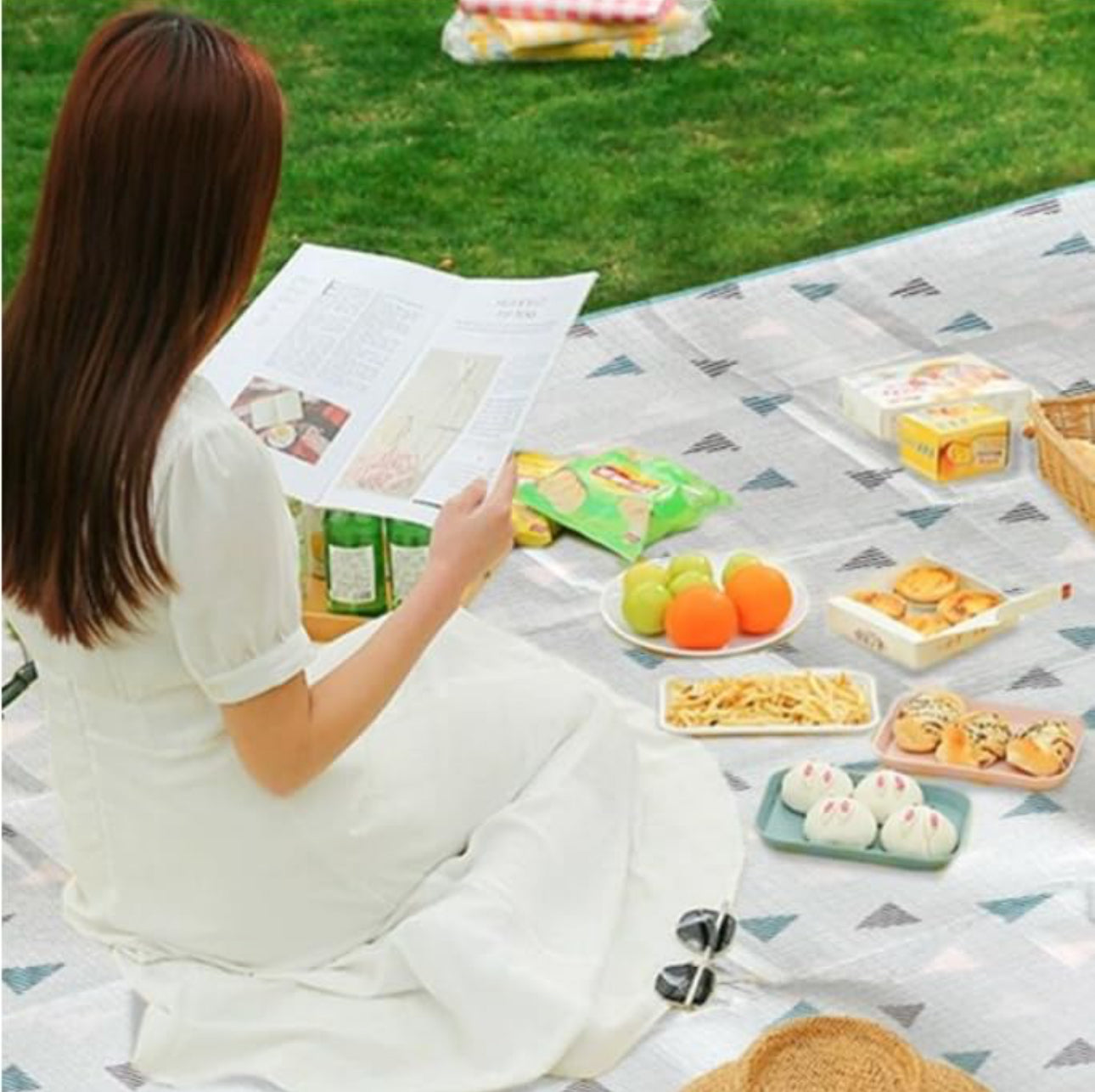 MHome Waterproof Sandproof Picnic & Beach Mat – Large Foldable Outdoor Mat