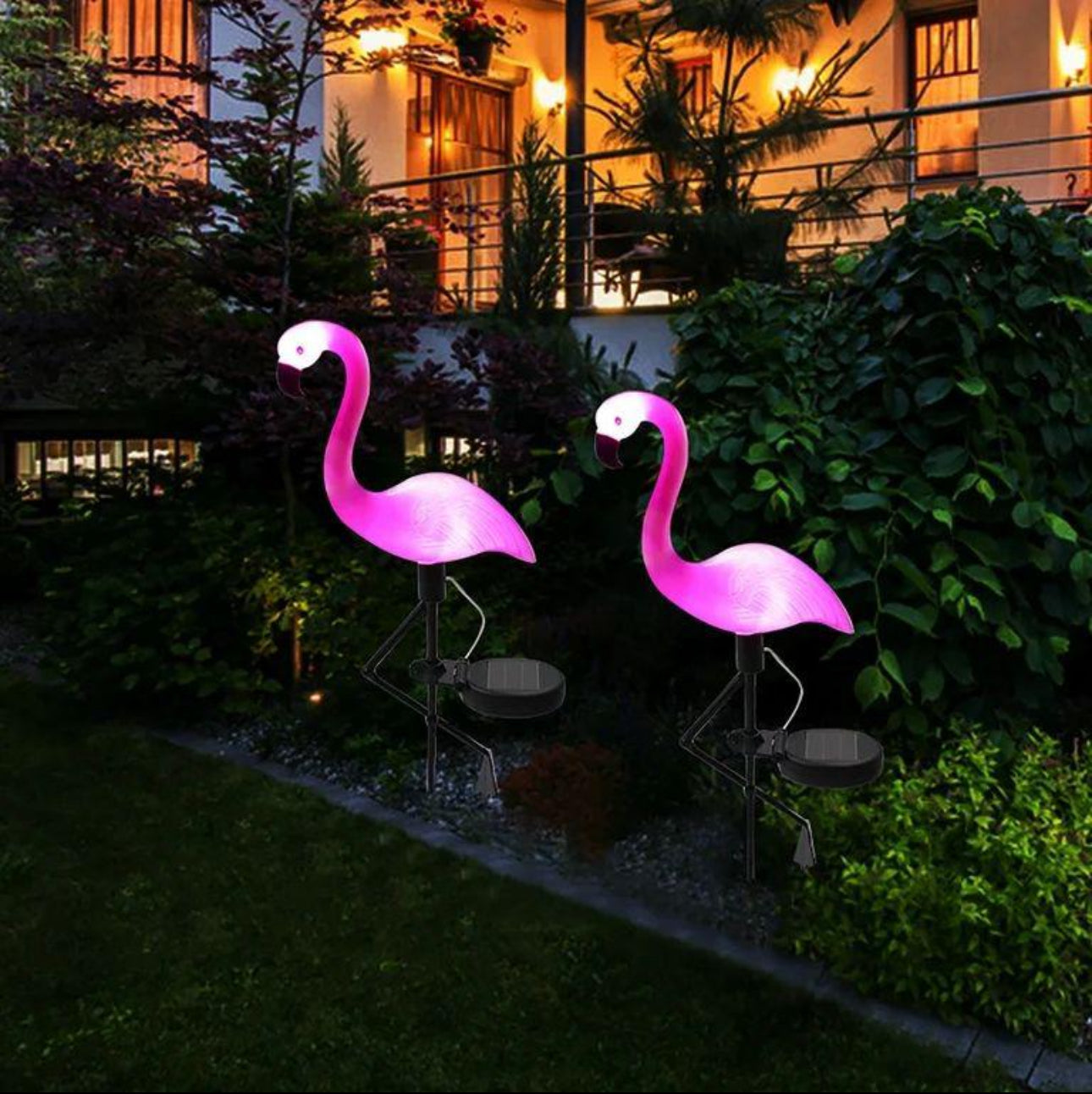 Flamingo Statue Solar Garden Light