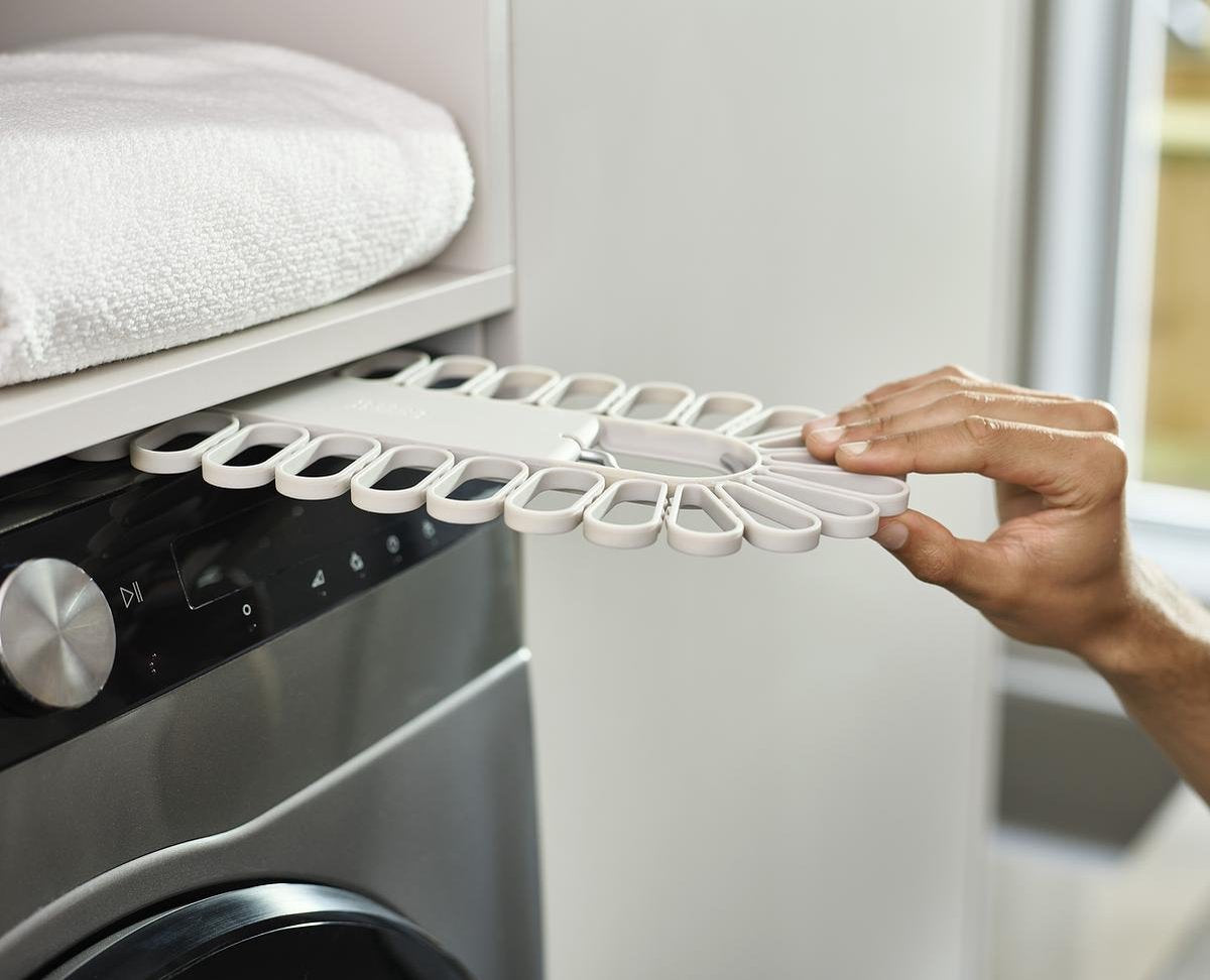 MHome Petal Quick-Grip Laundry Hanger – 32-Piece Space-Saving Drying Rack