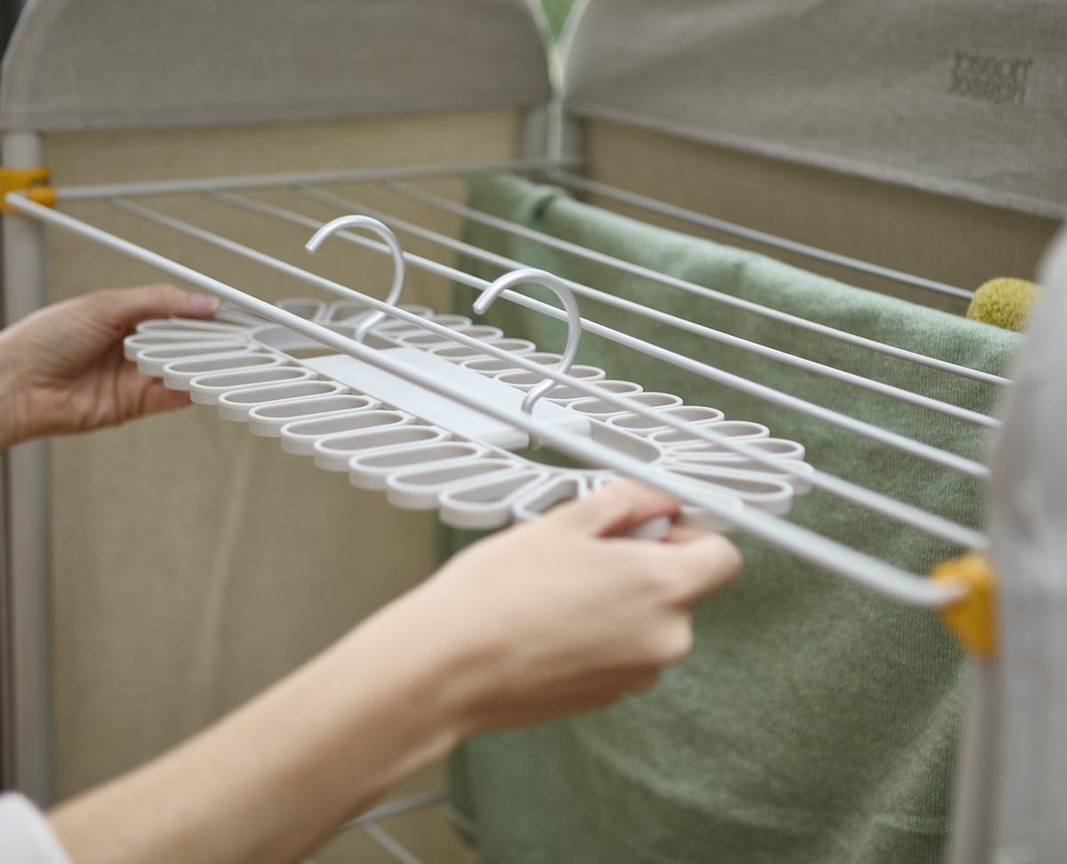 MHome Petal Quick-Grip Laundry Hanger – 32-Piece Space-Saving Drying Rack