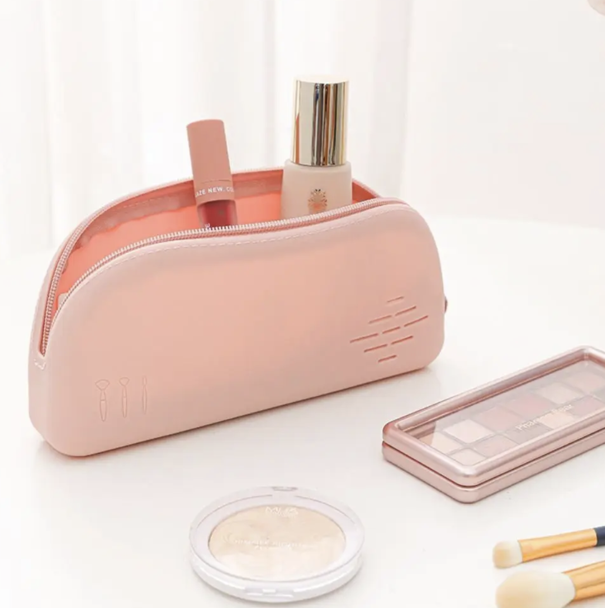 Silicone Makeup & Brush Travel Case – Waterproof Cosmetic Organizer