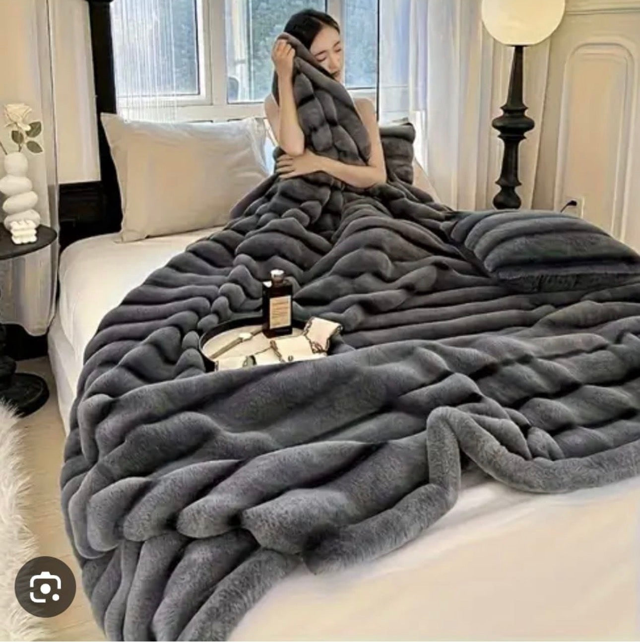 MHome Luxury Faux Fur Throw Blanket | Super Soft Faux Fur Blanket Warm 230x200cm