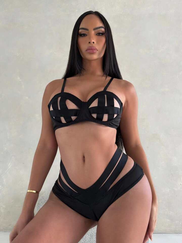 Sexy Lingerie Set With Underwire And Cross Straps, 2 Pieces - Black Only