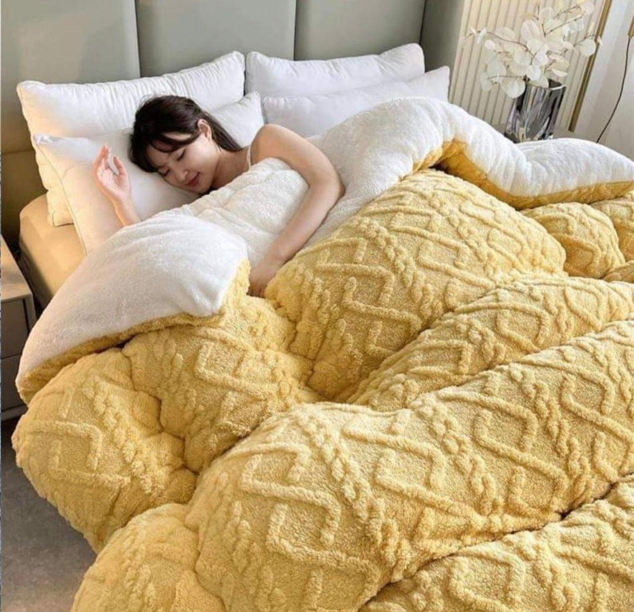 MHome Ultra Plush
5 pcs Comforter Queen Size-Various Colours