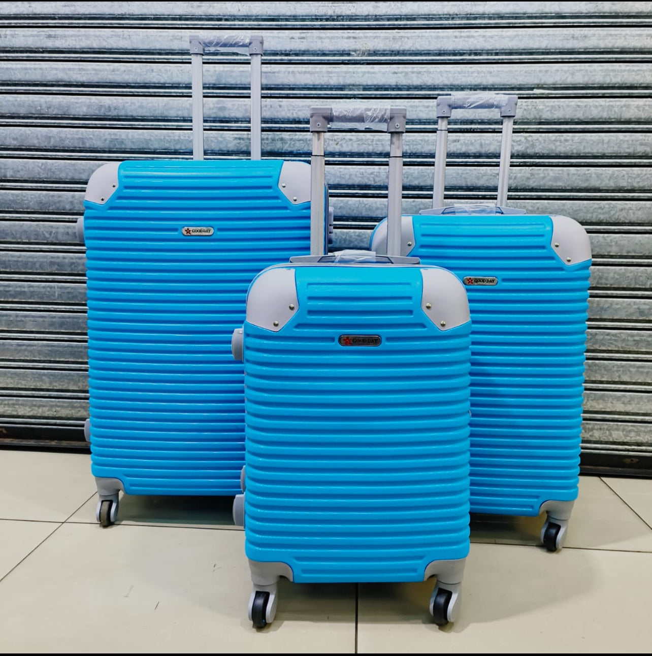 Large 31` Inch Size 3 Piece Hard Outer Shell Luggage Set