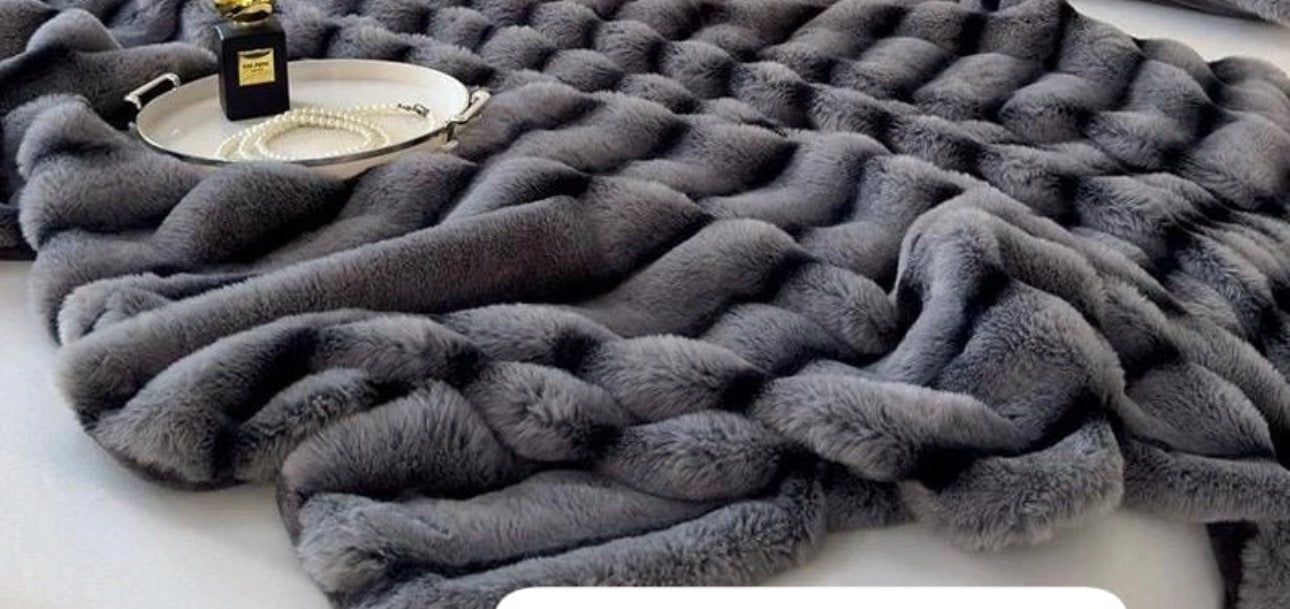 MHome Luxury Faux Fur Throw Blanket | Super Soft Faux Fur Blanket Warm 230x200cm
