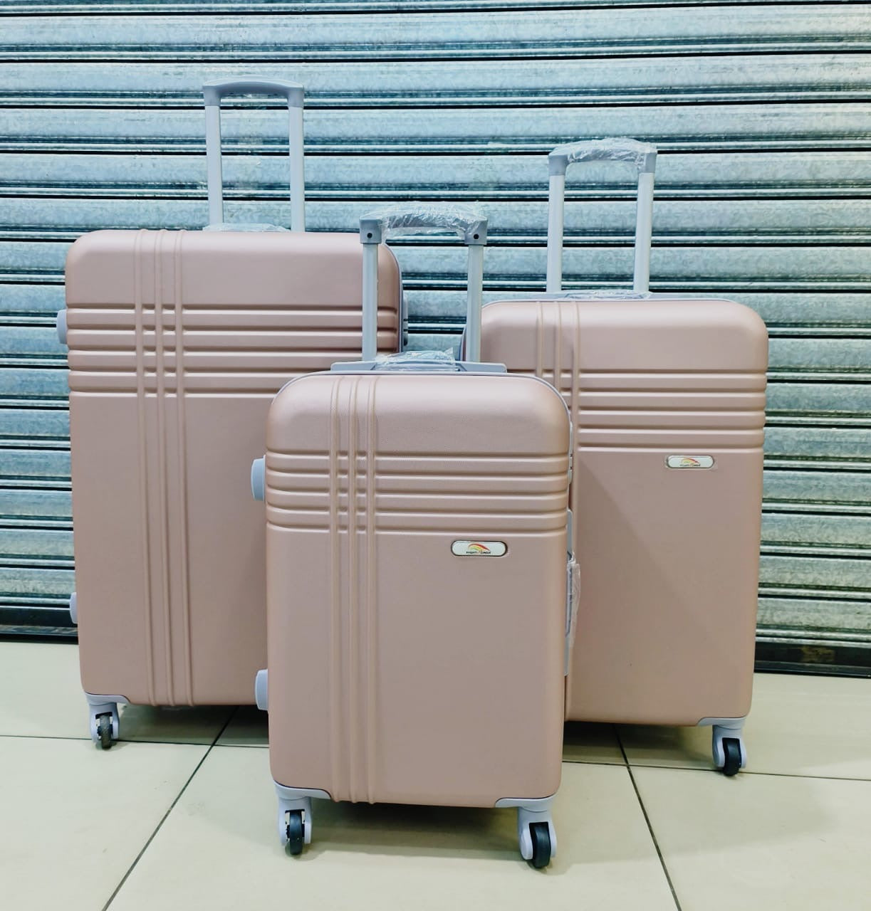 Large 31` Inch Size 3 Piece Hard Outer Shell Luggage Set