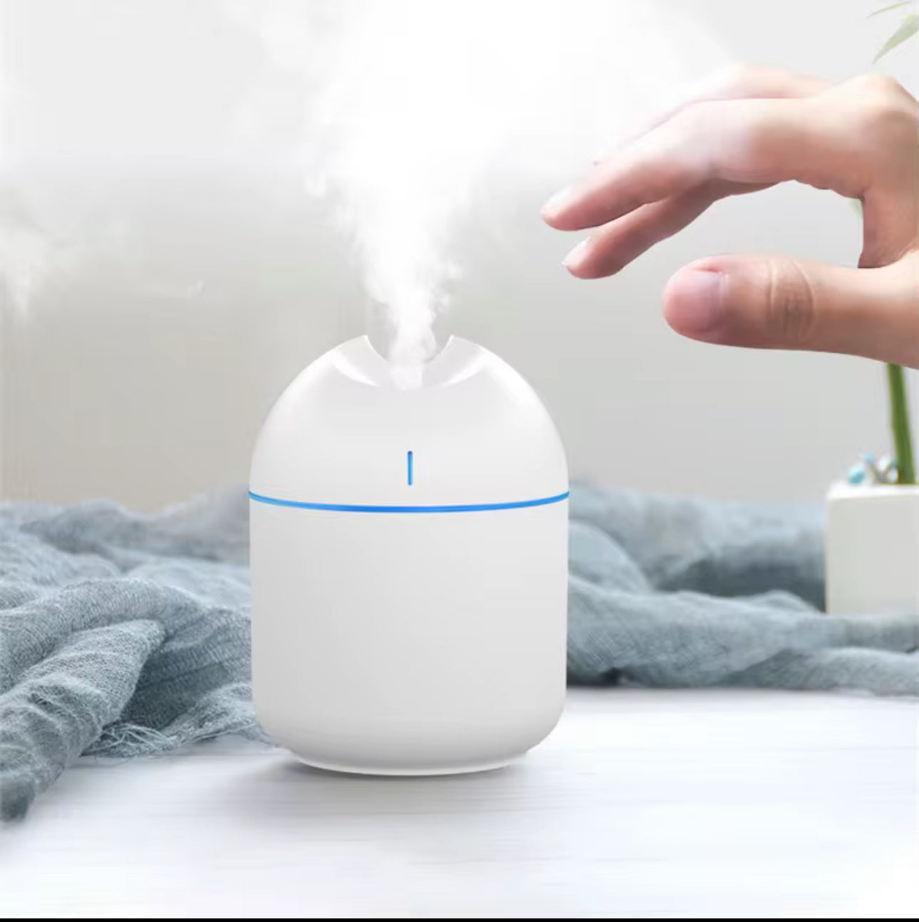 MTech
Compact Portable Desktop Air Humidifier - Color-Changing Atmosphere Lights - Various Options
