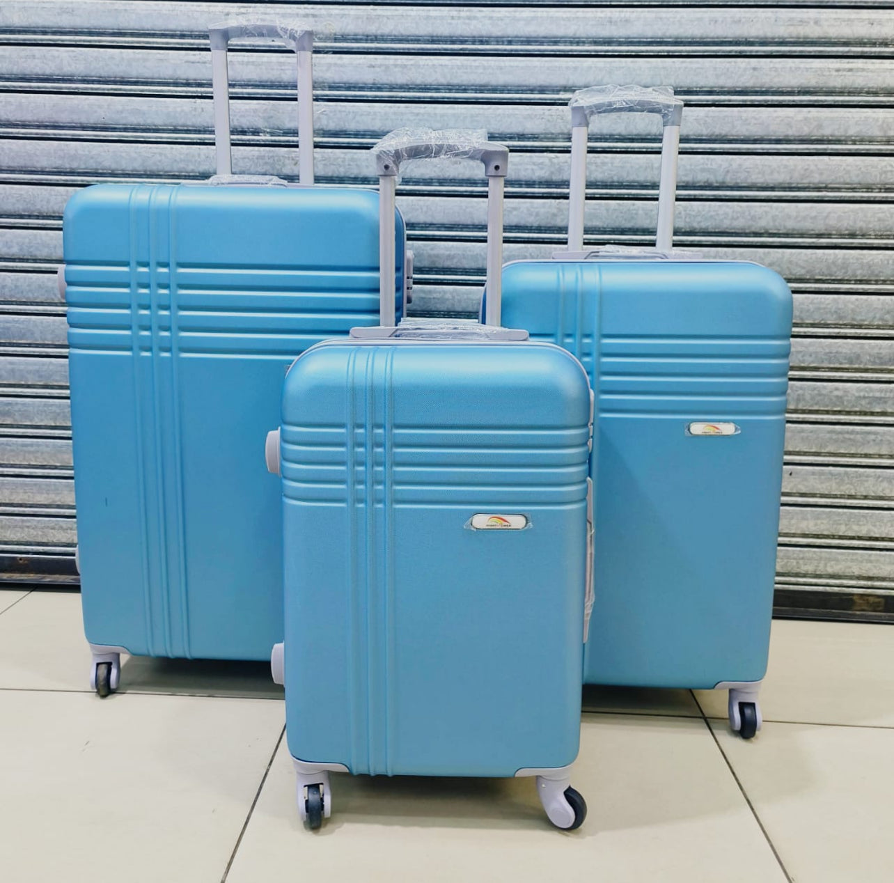 Large 31` Inch Size 3 Piece Hard Outer Shell Luggage Set