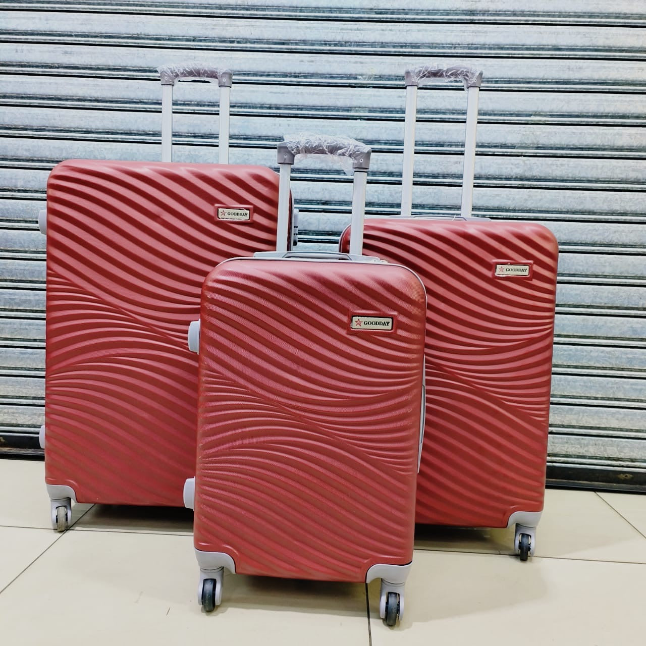 Large 31` Inch Size 3 Piece Hard Outer Shell Luggage Set
