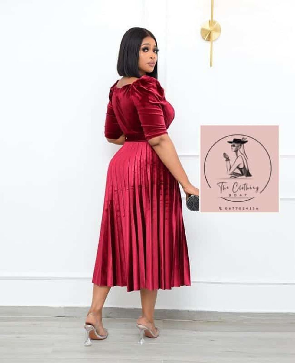 Short Sleeve Round Neck Women's Maxi Dress Pleated Plain Belt Dress