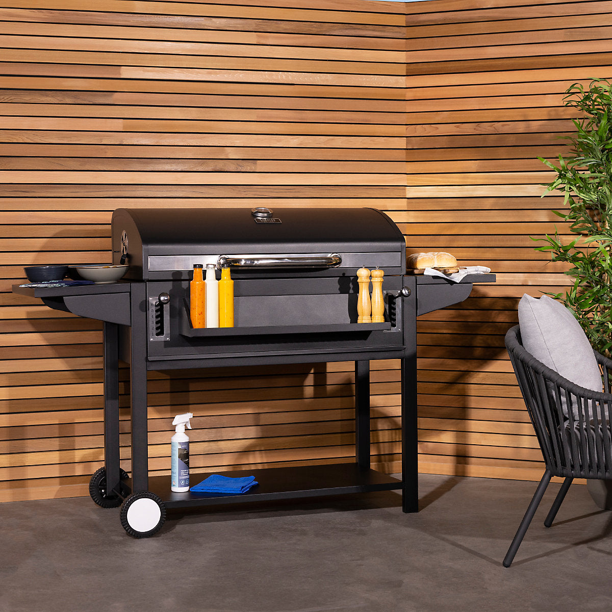 MHome Deluxe Charcoal Barbecue Trolley Grill With Cast Iron Grates & Side Tables