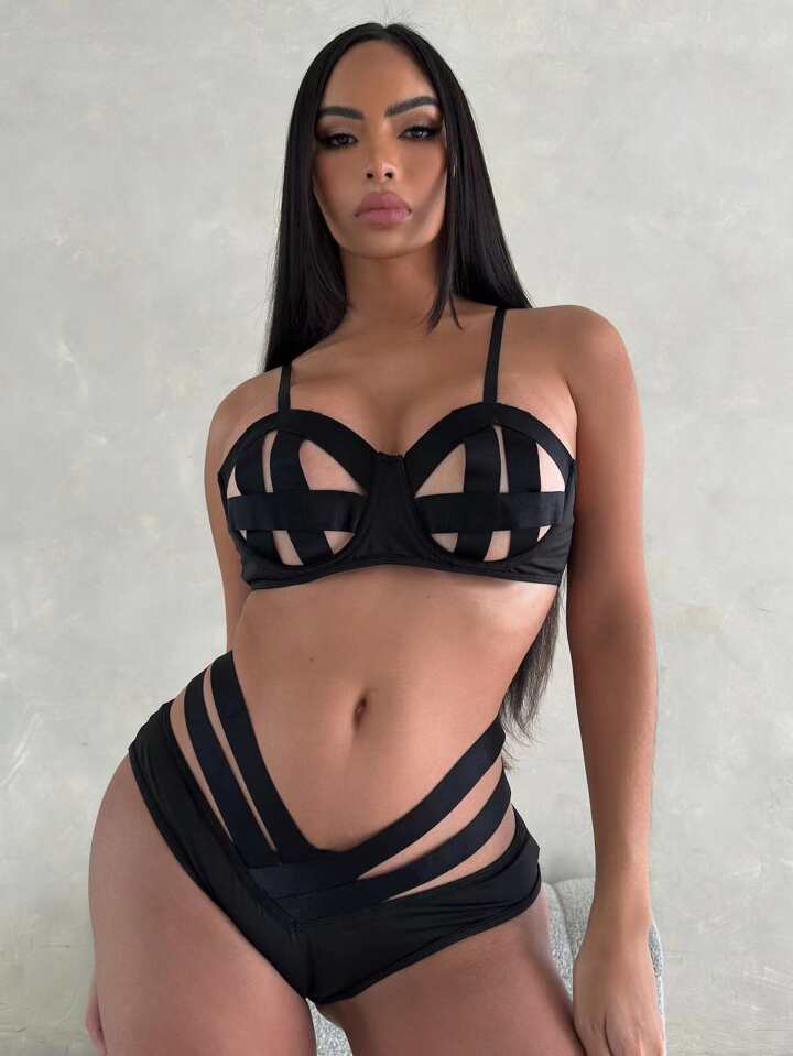 Sexy Lingerie Set With Underwire And Cross Straps, 2 Pieces - Black Only