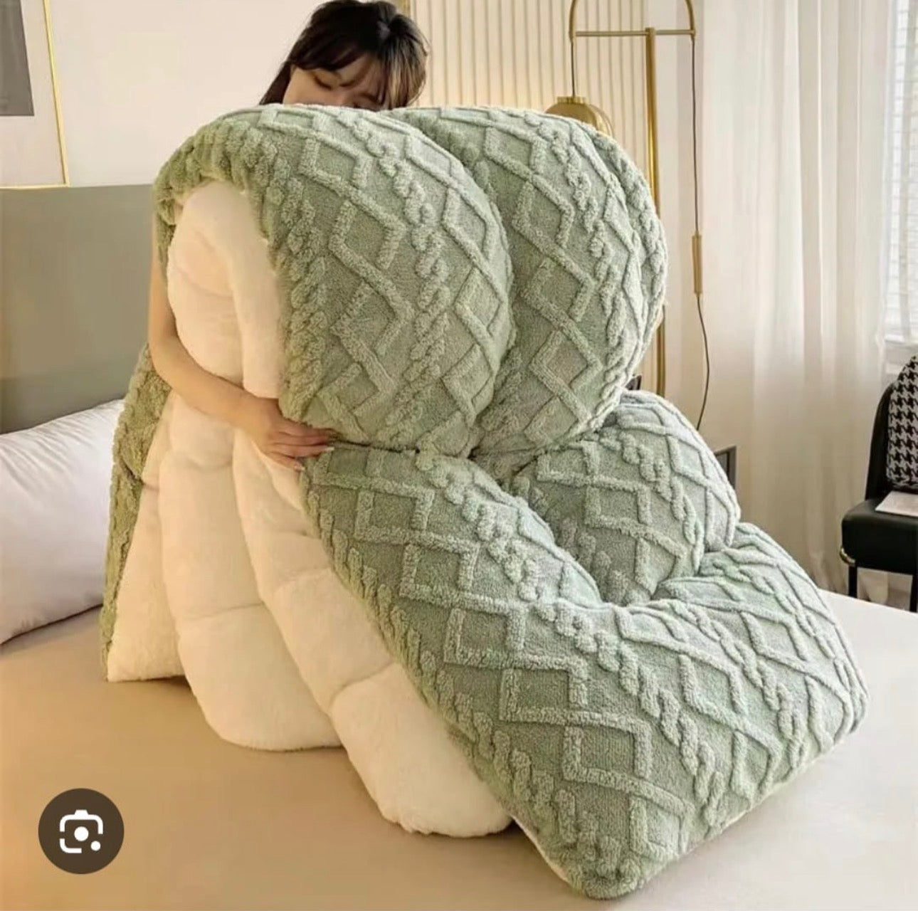 MHome Ultra Plush
5 pcs Comforter Queen Size-Various Colours