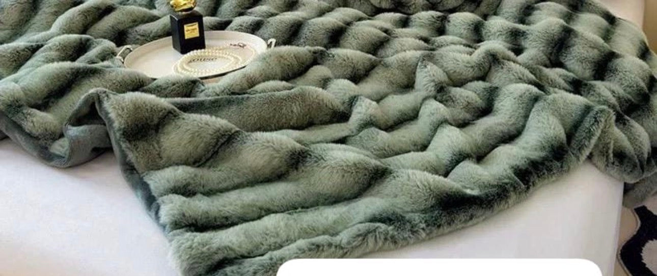 MHome Luxury Faux Fur Throw Blanket | Super Soft Faux Fur Blanket Warm 230x200cm