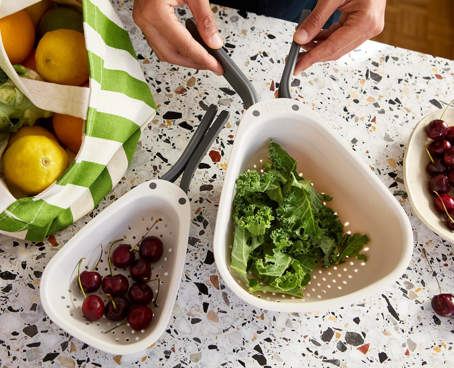 MHome Droplet Compact Colander – Folding Handles, Easy-Pour Corners