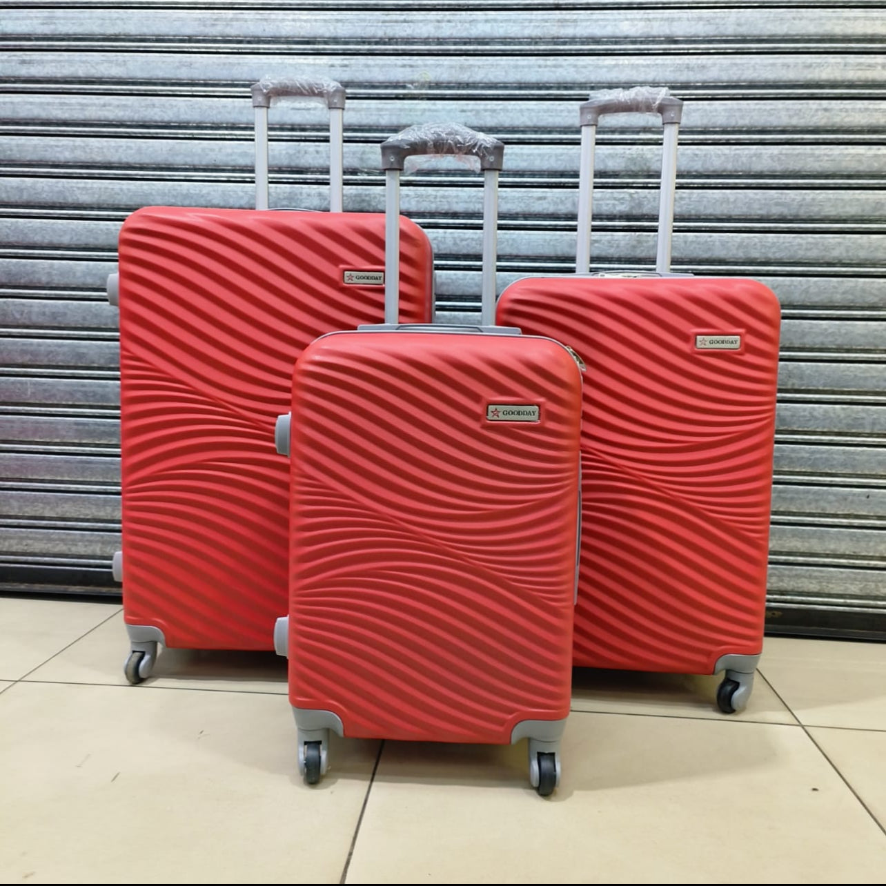 Large 31` Inch Size 3 Piece Hard Outer Shell Luggage Set