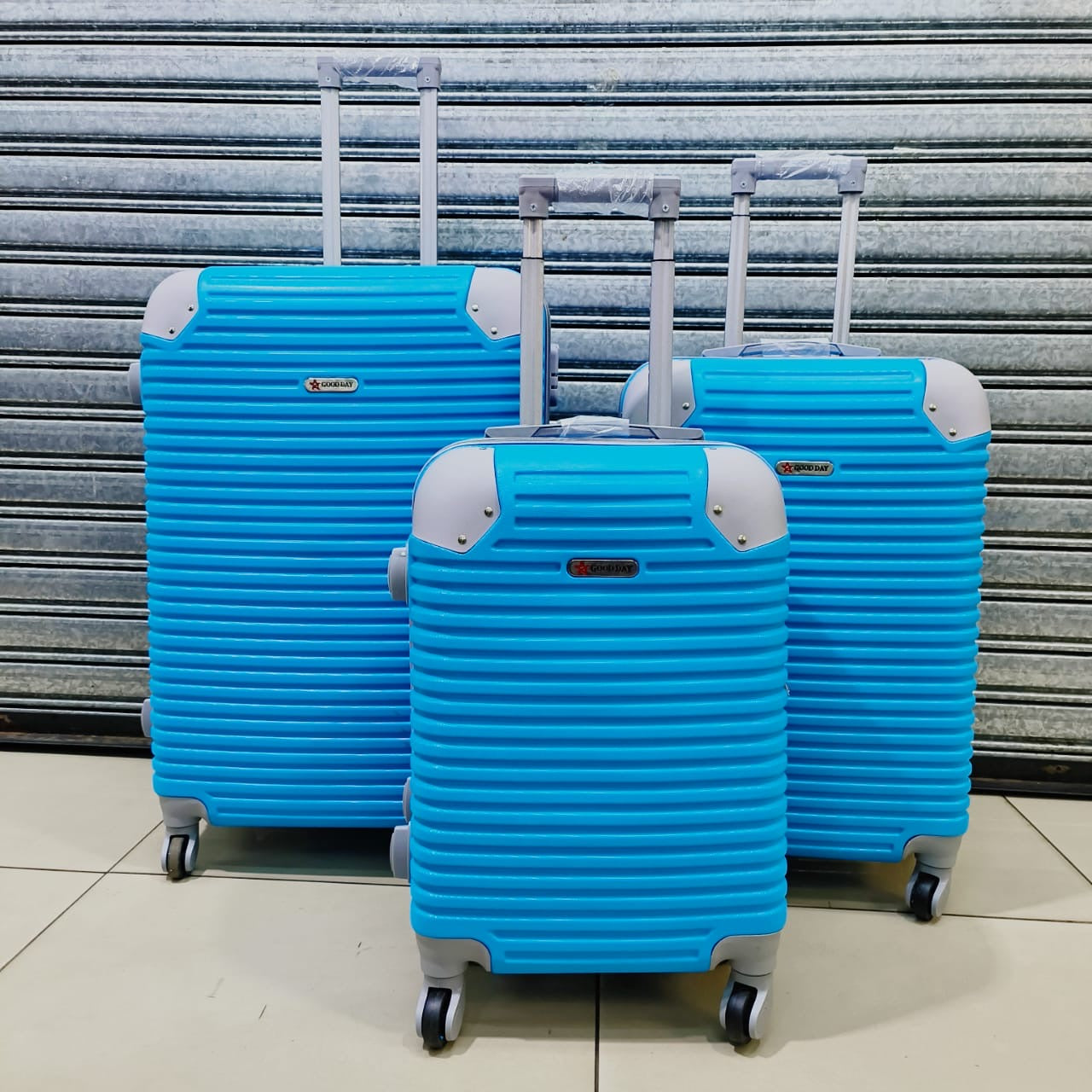 Large 31` Inch Size 3 Piece Hard Outer Shell Luggage Set