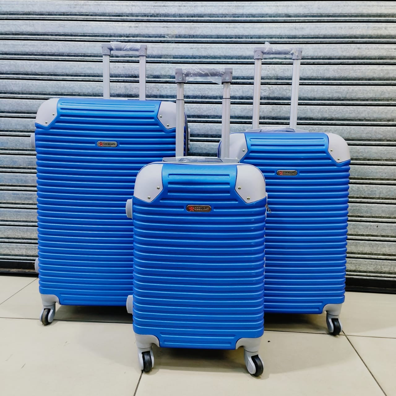 Large 31` Inch Size 3 Piece Hard Outer Shell Luggage Set