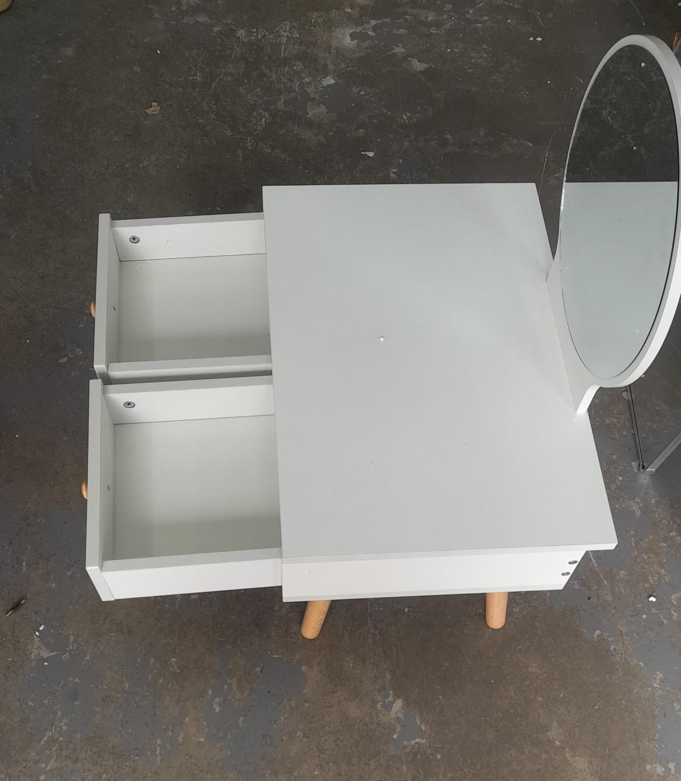 MFurn Vanity Table Makeup With Mirror  – White