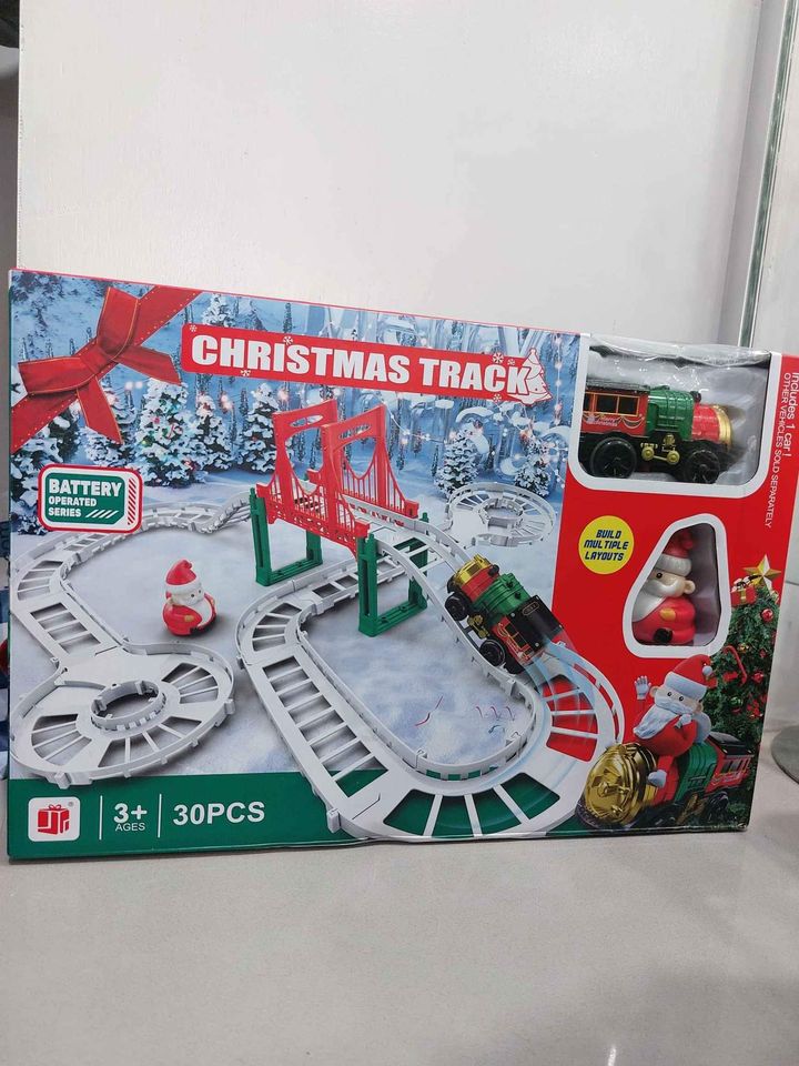 Christmas Train Toy Educational Electric Battery Powered Assembled Christmas Train Train Set Cute Holiday Gift Christmas Toy For Kids