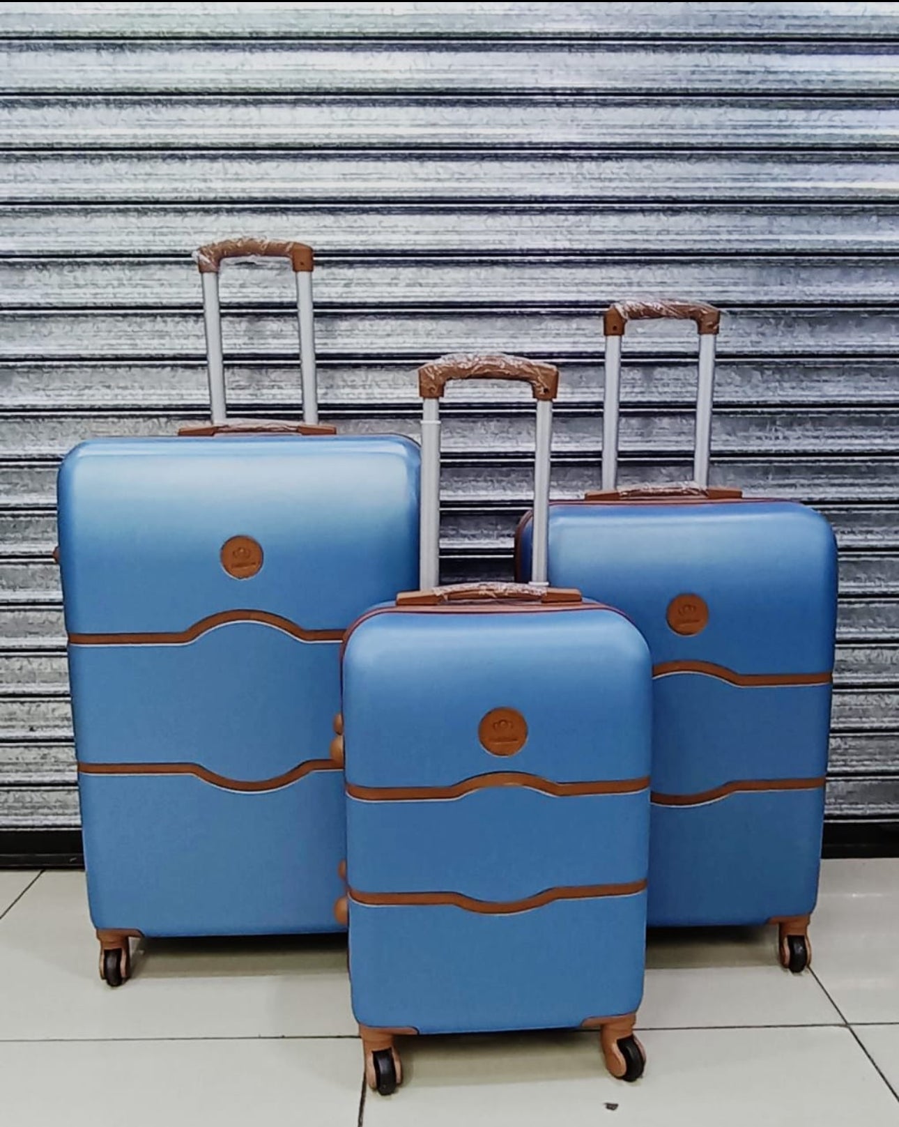 Elegant 3-in-1 Luggage Set: Travel in Style and Comfort