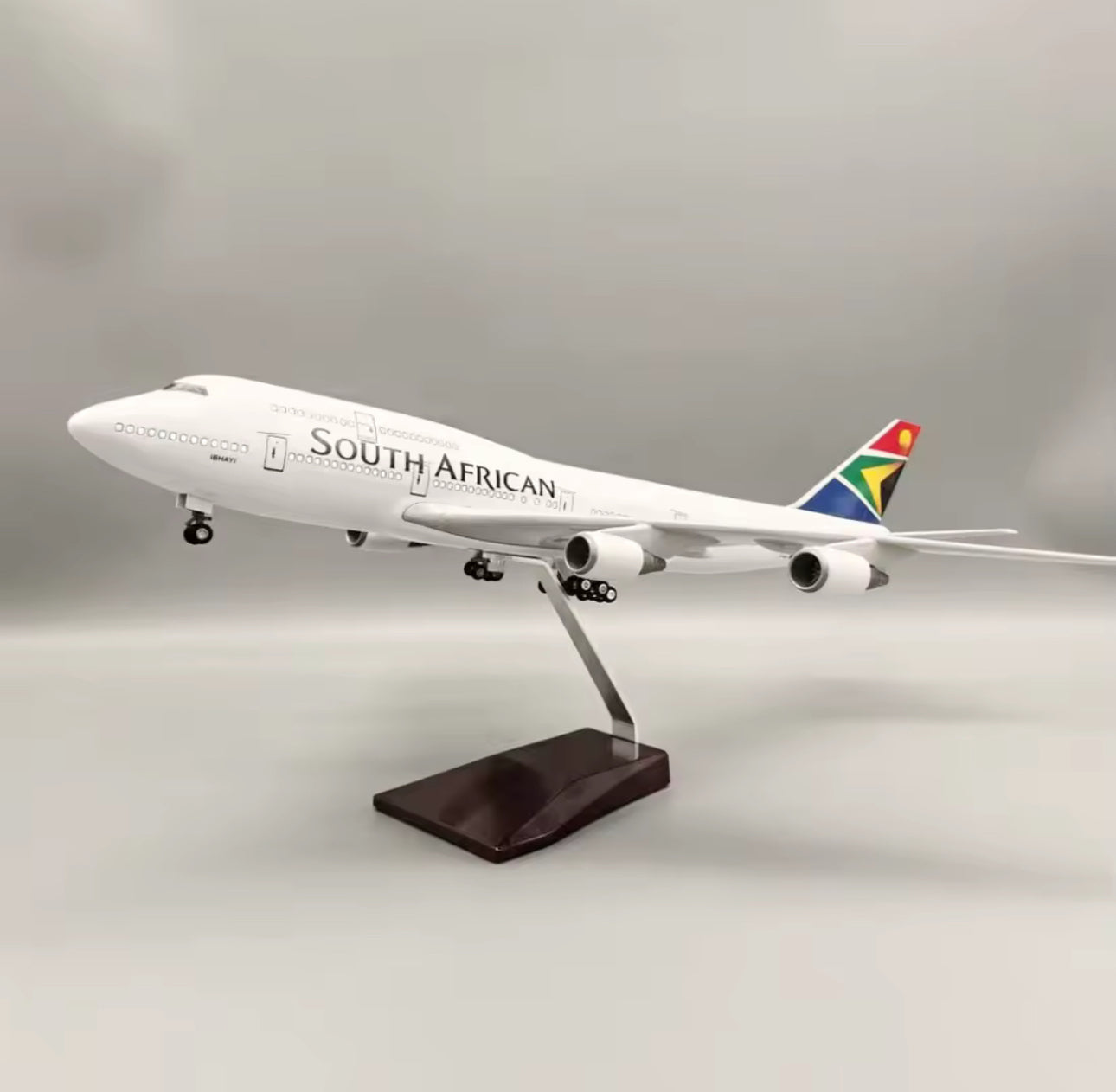 South African Airways Boeing 747-300 ZS-SAK Airplane Model 45cm - 1:150 Resin/Metal Alloy Mould Jet with Display Stand