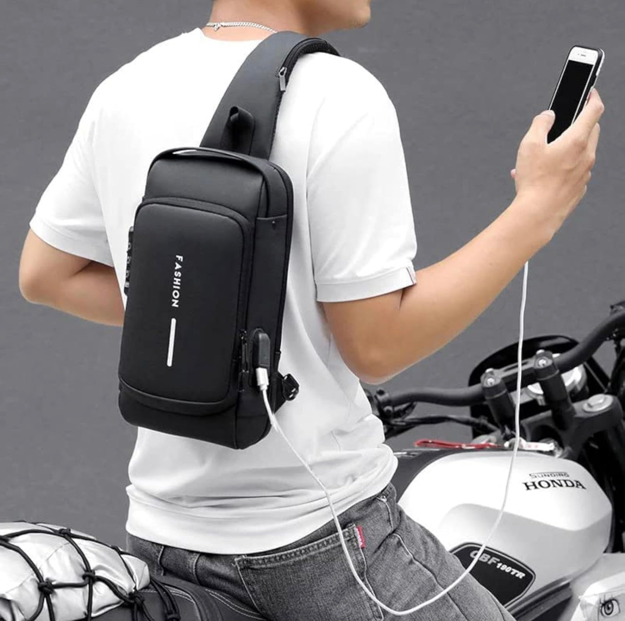 Stylish Small Sling Crossbody One Side Shoulder Bag Mobile Passport Document Waist Fanny Pack Tactical Travel Pouch for Daily Use With USB
