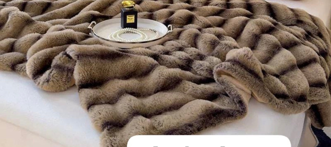 MHome Luxury Faux Fur Throw Blanket | Super Soft Faux Fur Blanket Warm 230x200cm