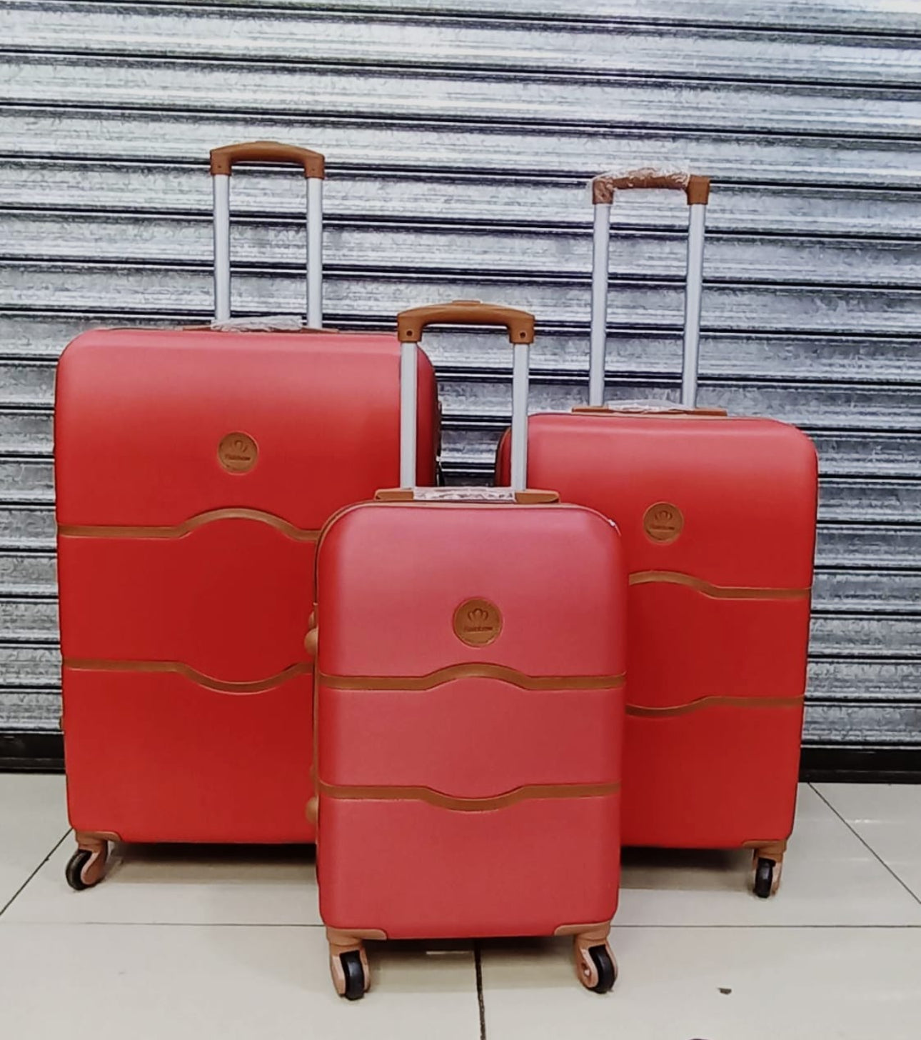 Elegant 3-in-1 Luggage Set: Travel in Style and Comfort