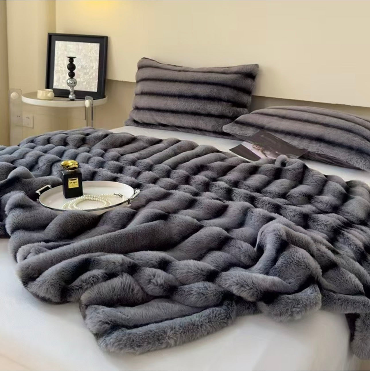 MHome Luxury Faux Fur Throw Blanket | Super Soft Faux Fur Blanket Warm 230x200cm