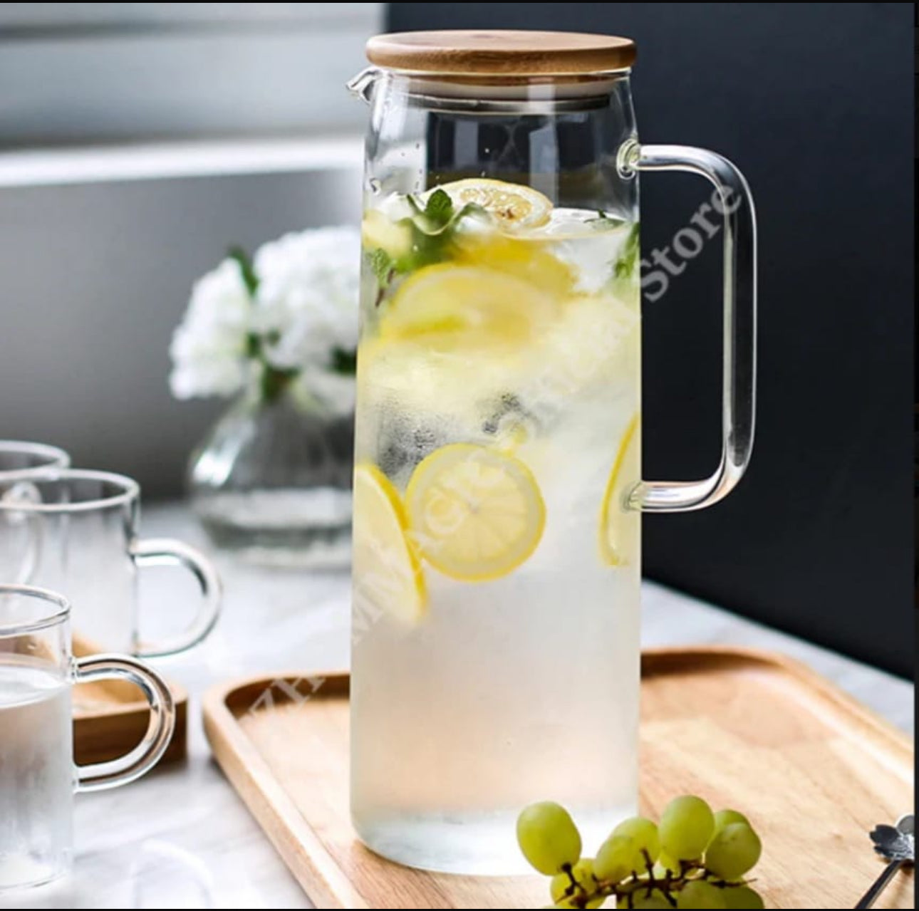 Glass Pitcher With Bamboo Lid