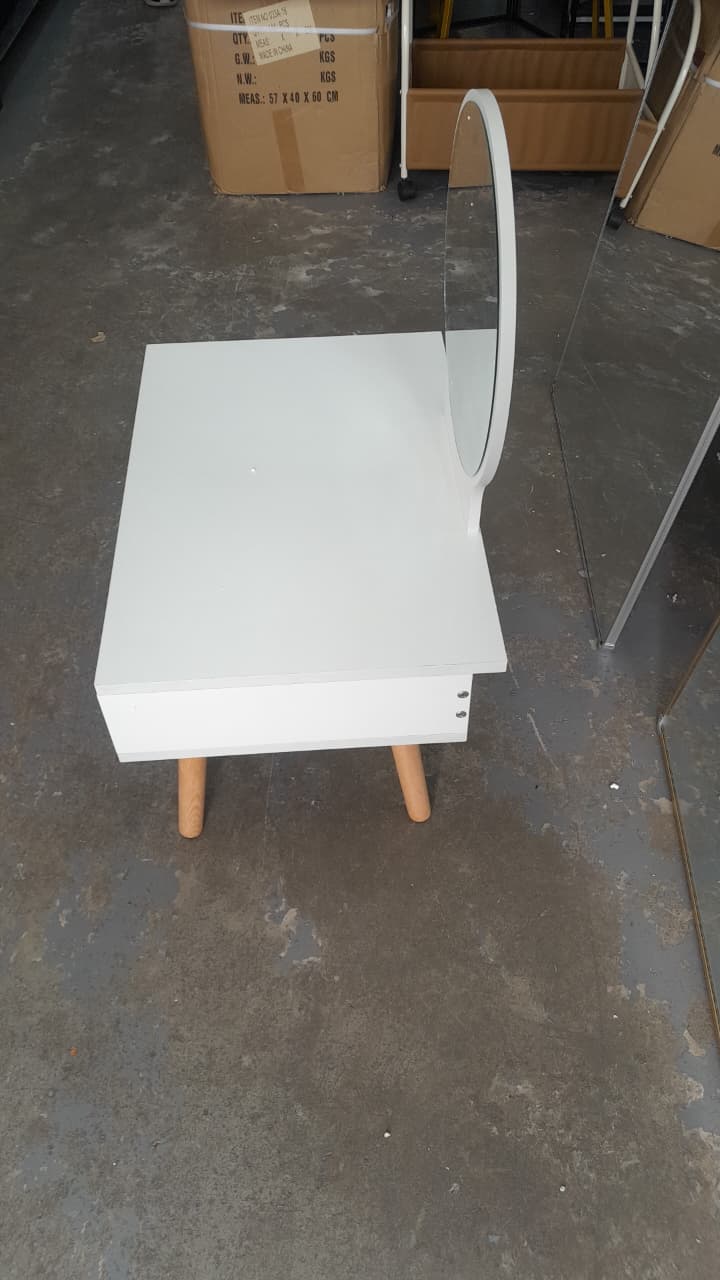 MFurn Vanity Table Makeup With Mirror  – White
