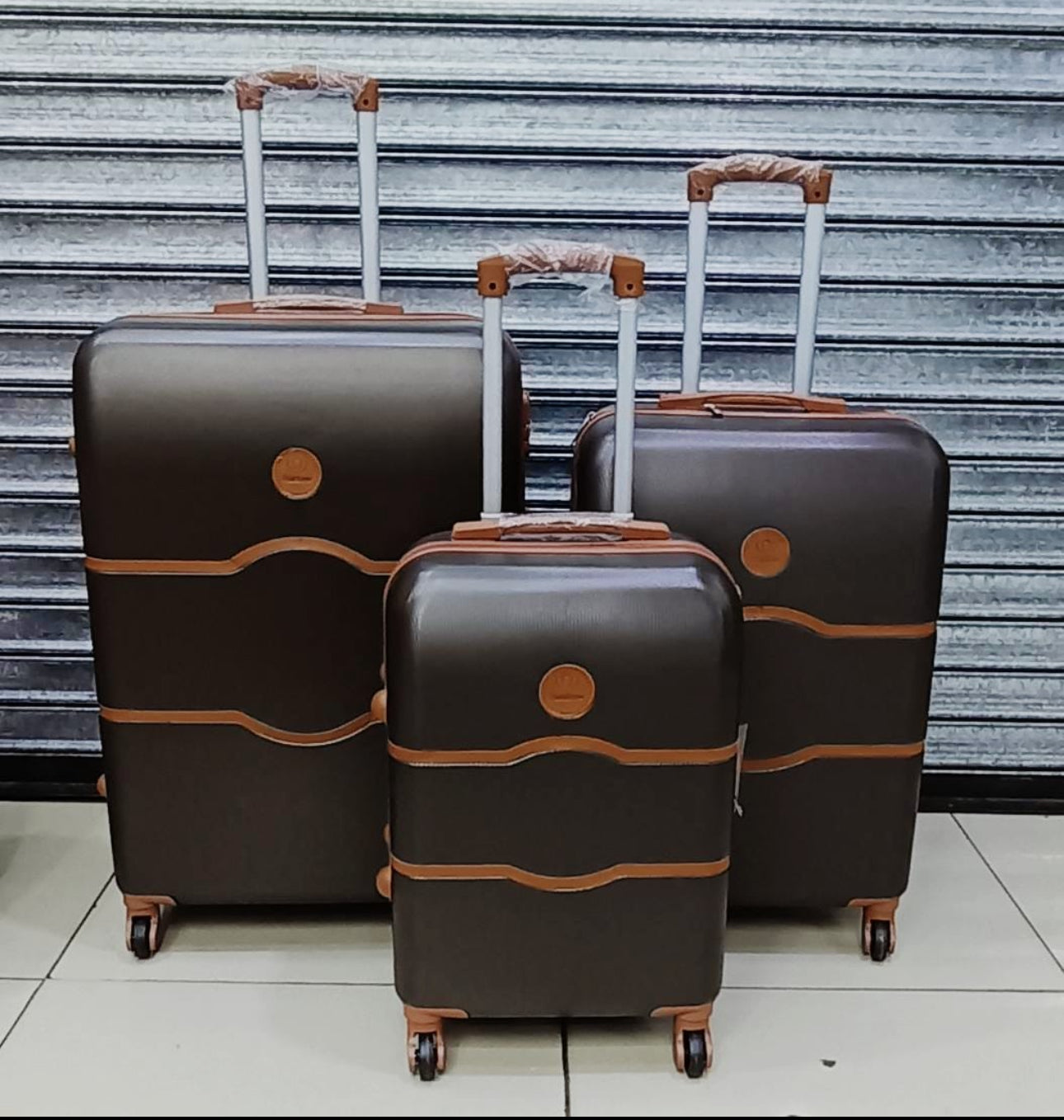 Elegant 3-in-1 Luggage Set: Travel in Style and Comfort