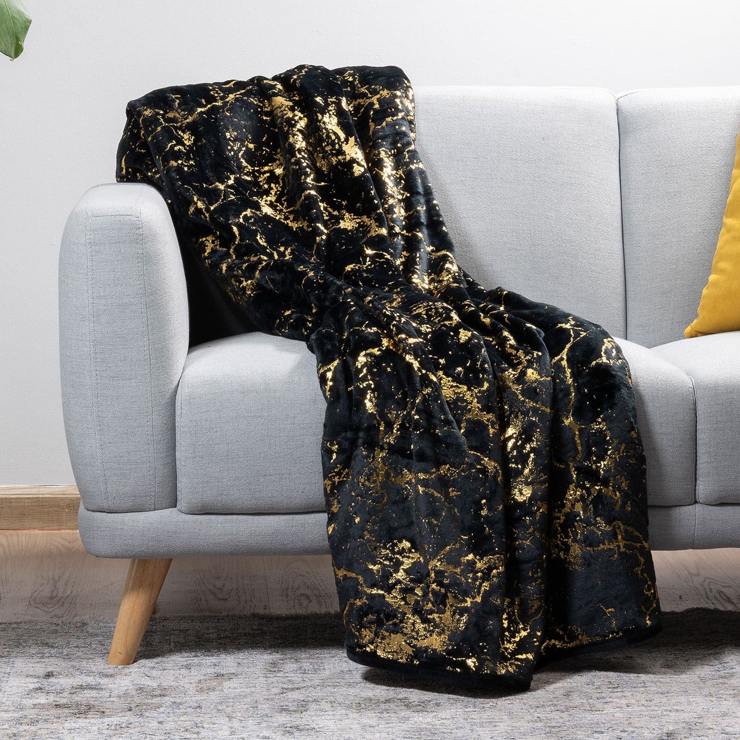 MHome Plush Throws – Gold Collection 1 Ply