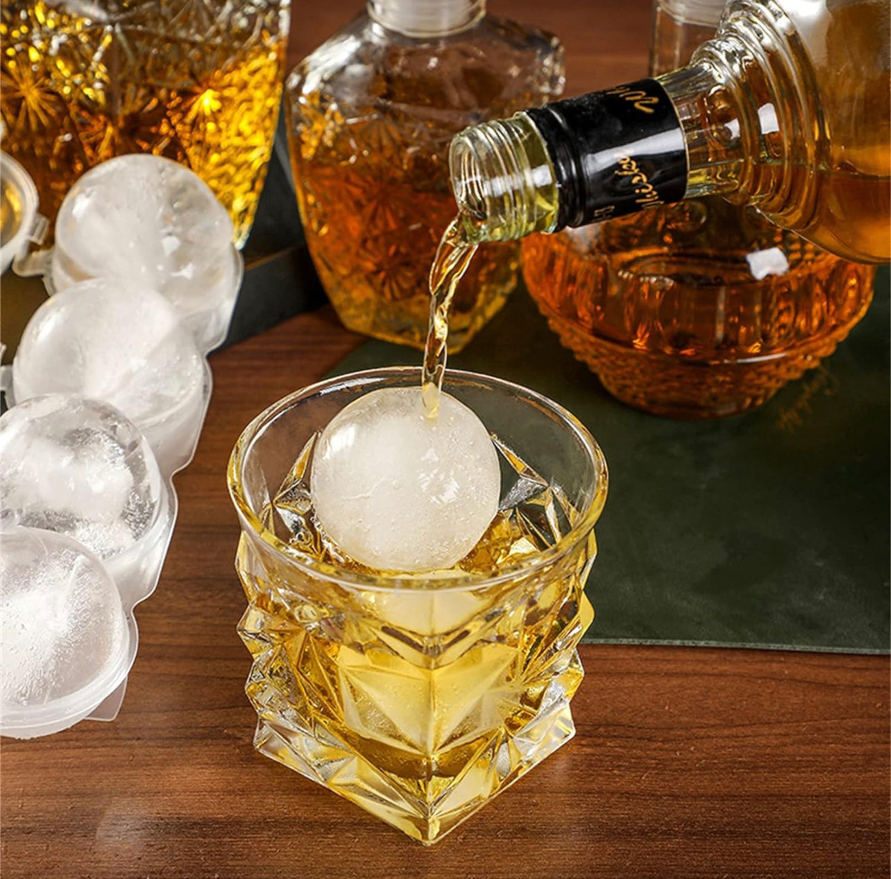 Four Hole Whiskey Round ice Hockey Mold,Bar Ice Cube Ball Maker,Round Ice Hockey Reusable Summer Ice Maker Home Kitchen Ice Hockey Mold