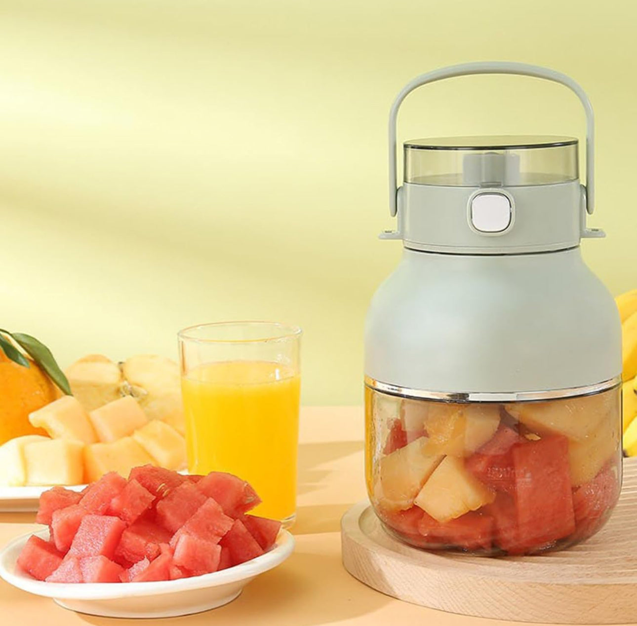 Mini Blender with Lid, Rechargeable Blender with Portable Cup Lid, Mini Cordless Blender Cup with Leakproof Travel Lid, Bpa Free Blade Juice Mixer, Odorless