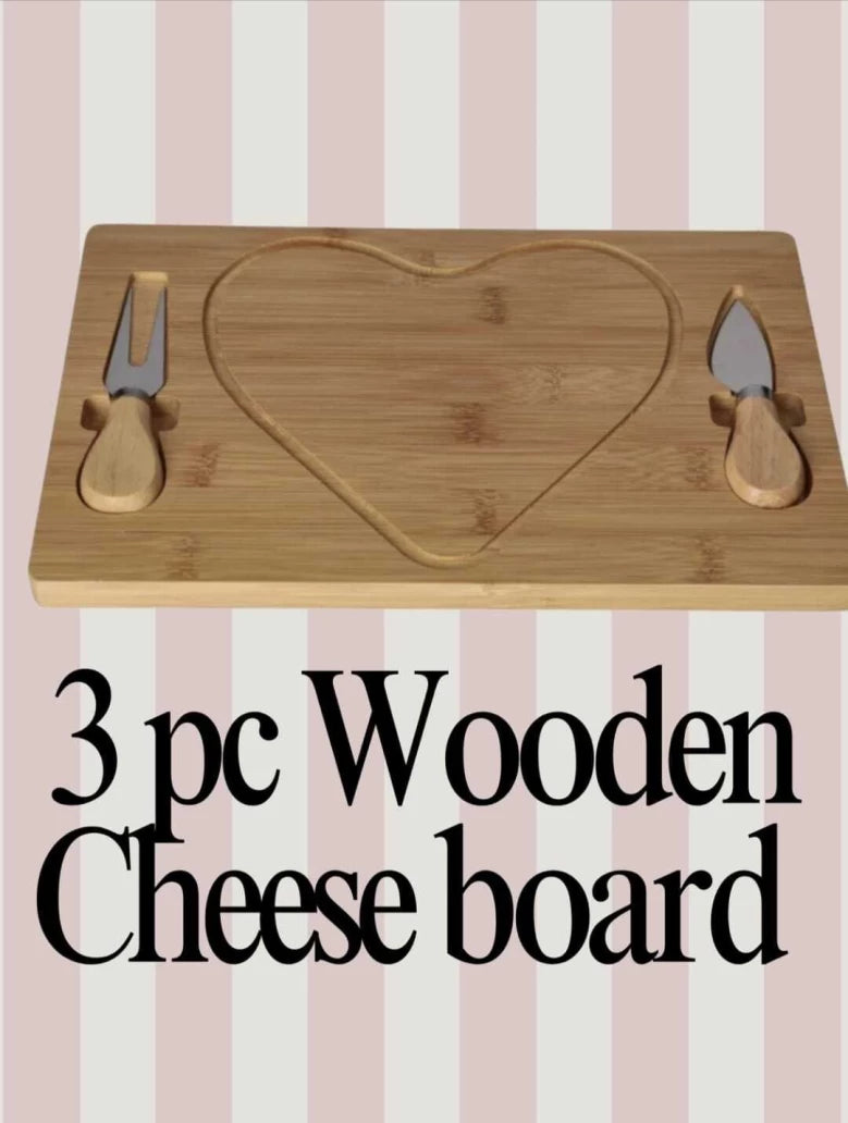 MHome Heart-Shaped Bamboo Cheese Board with Cutlery Set – 29x19cm