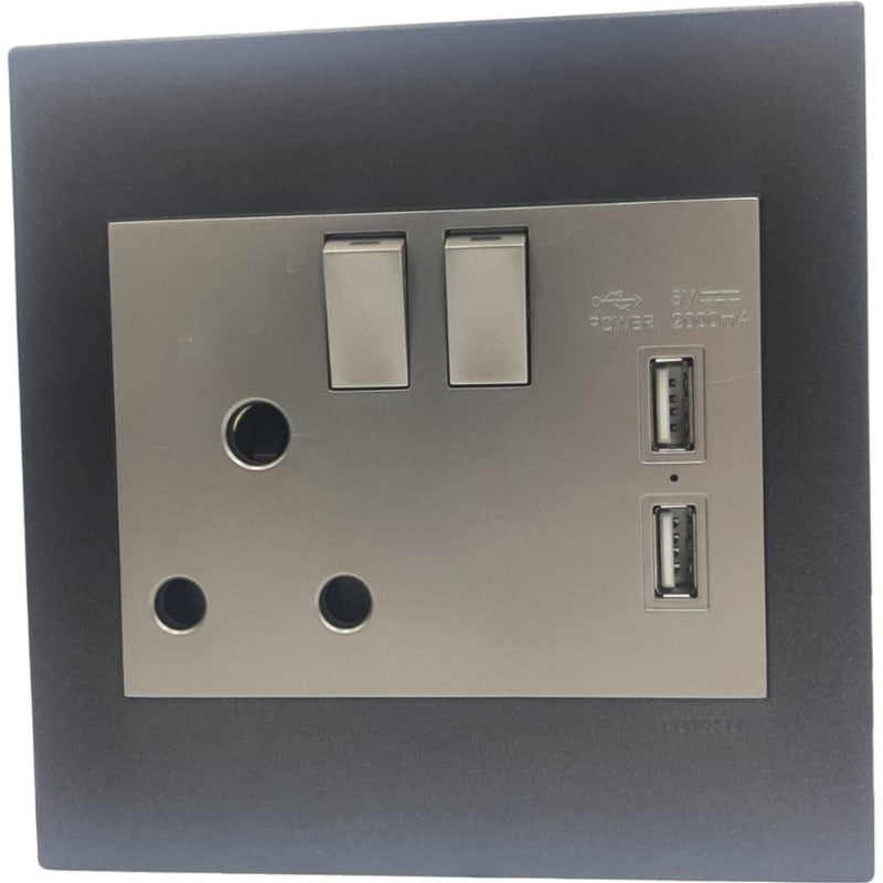 16 Amp Plug with 2x 5V USB Ports