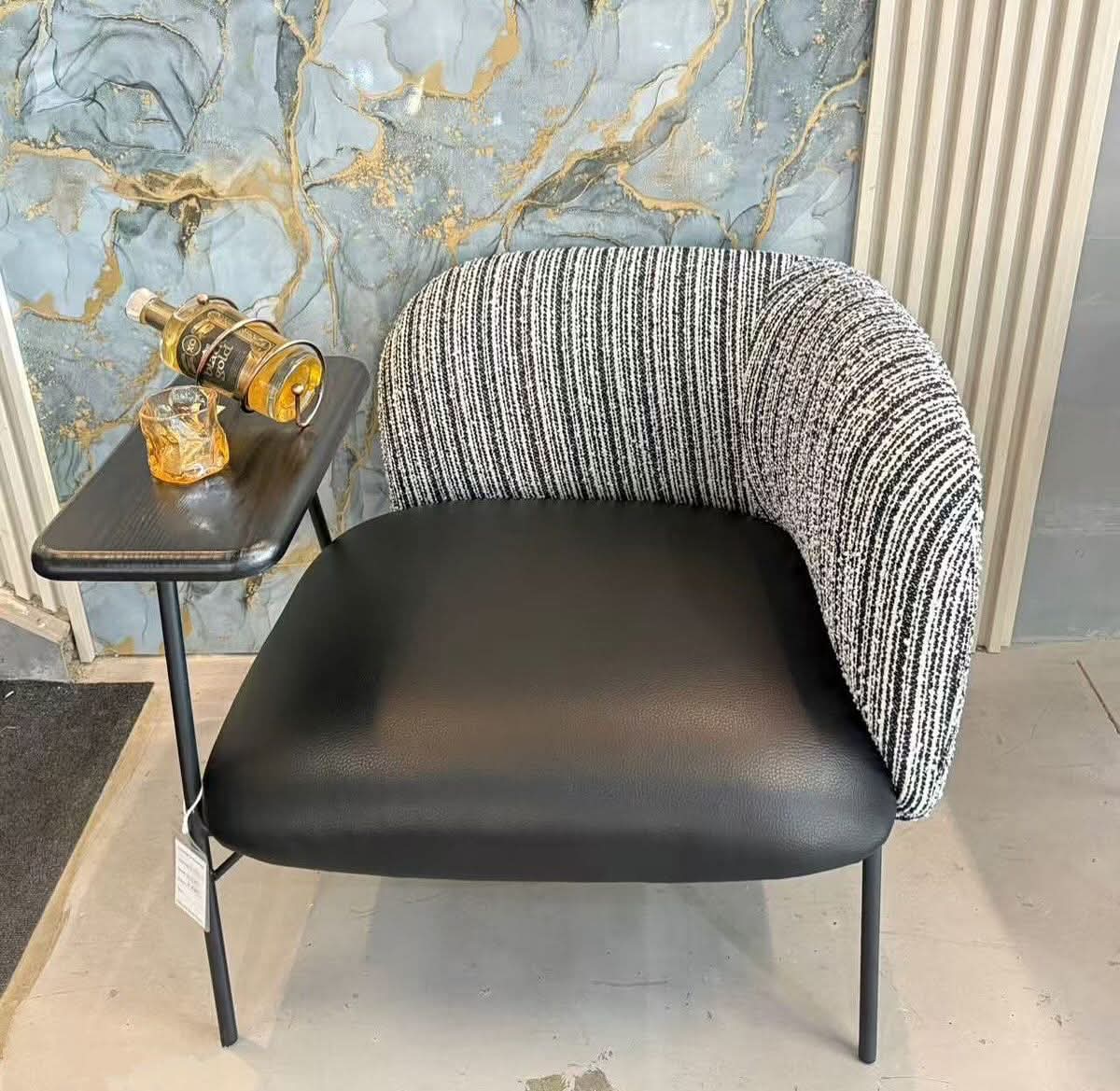 MFurn Leisure Occasional Sofa With Side Table