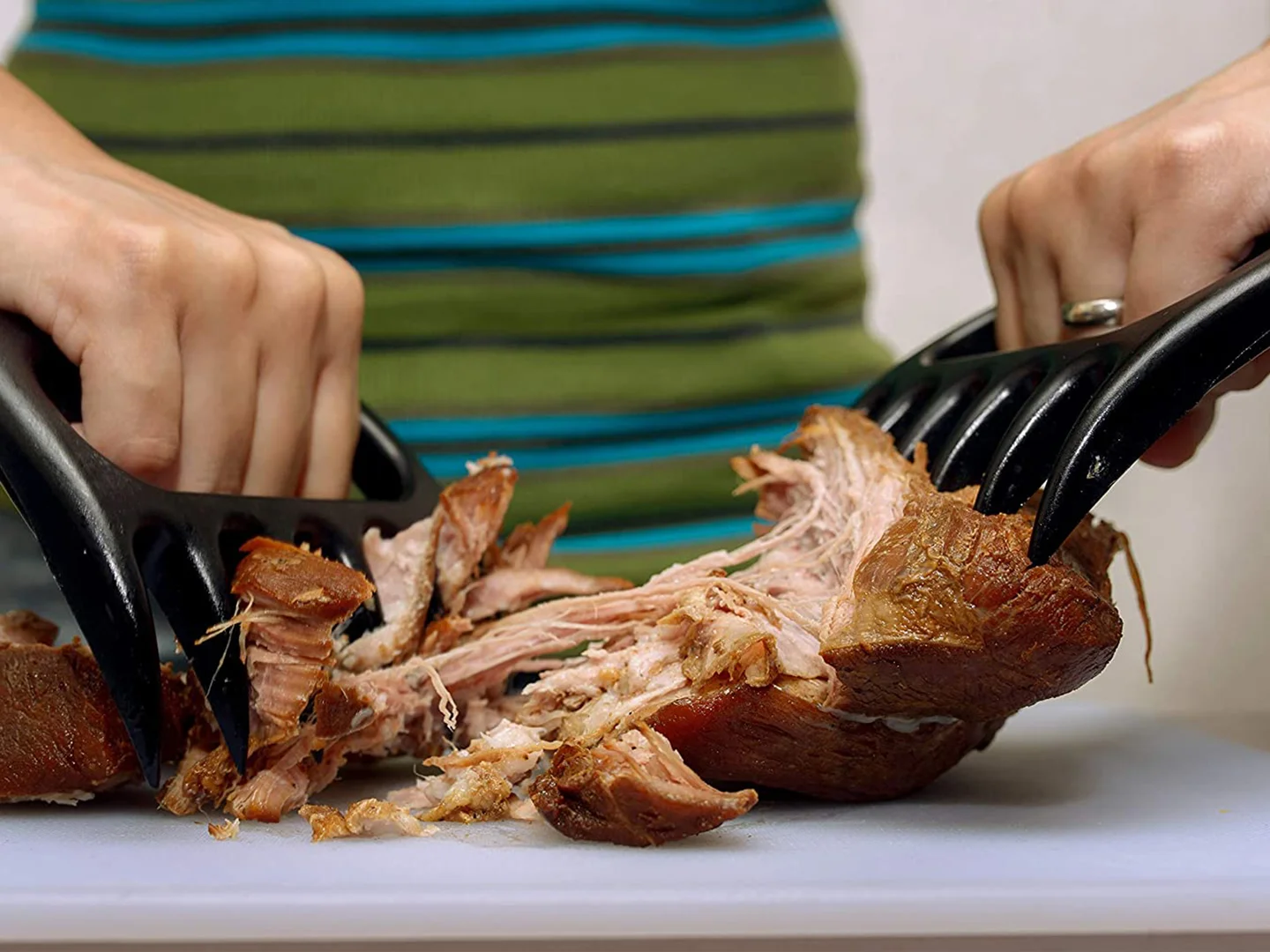 Plastic Meat Claws – Shredding & Lifting Tool for BBQ, Pulled Pork, Chicken, and More