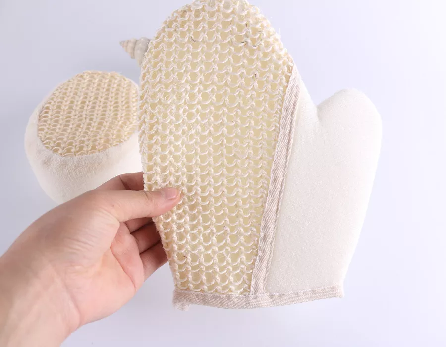 Natural fibre bath glove
