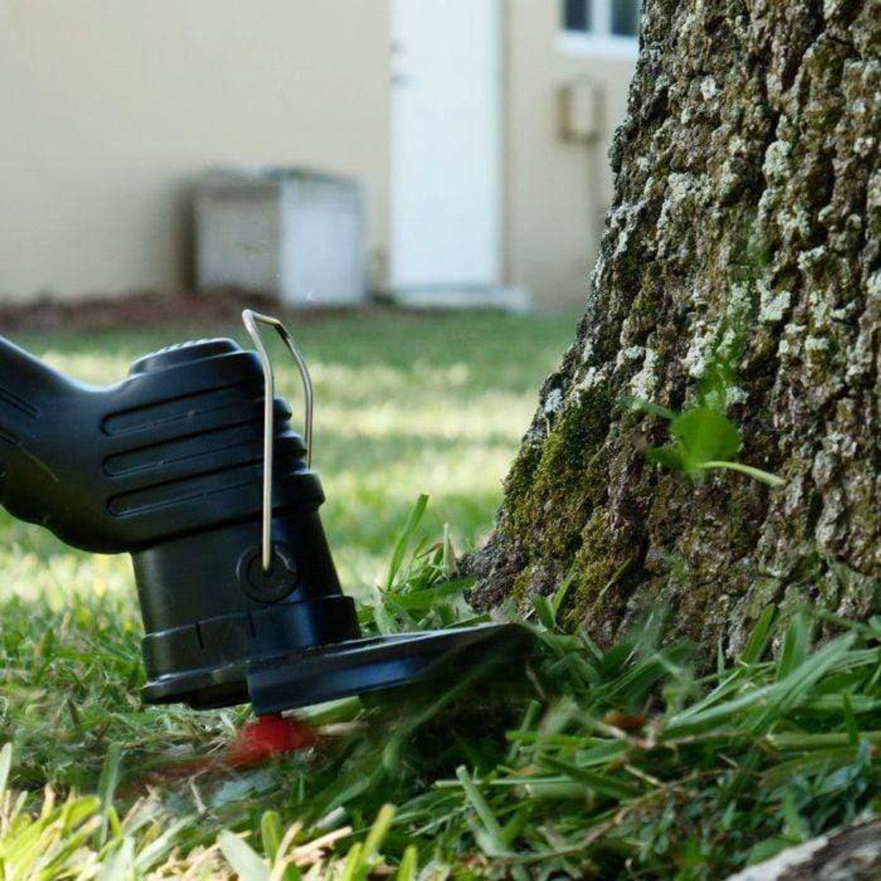Cordless And Rechargeable Grass Trimmer