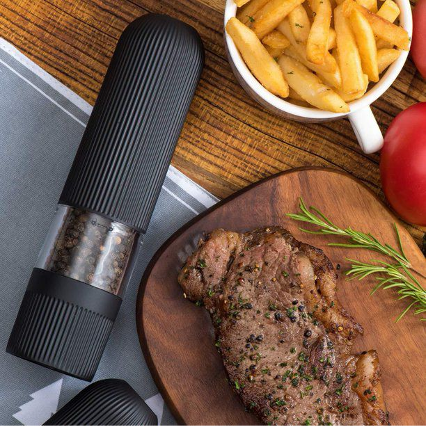 Automatic Electric Salt And Pepper Grinder